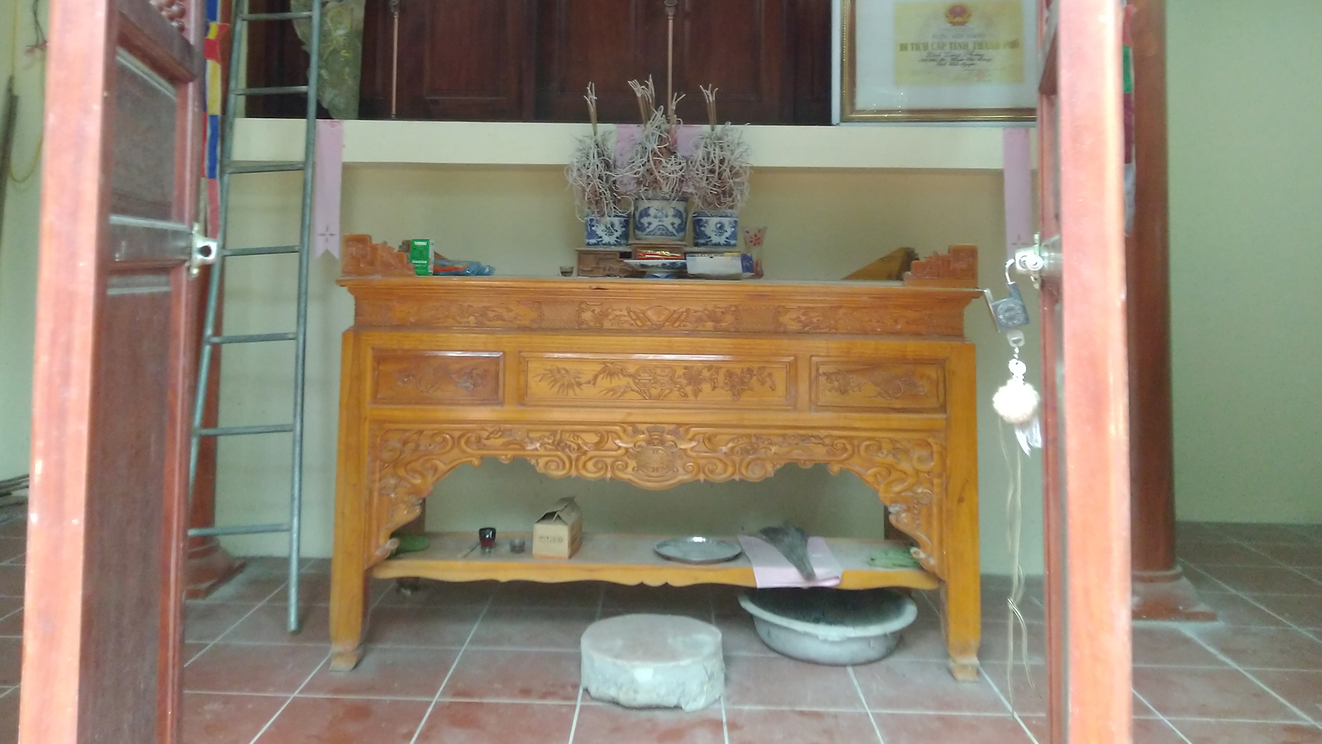 5_Án Thờ Chính.jpg